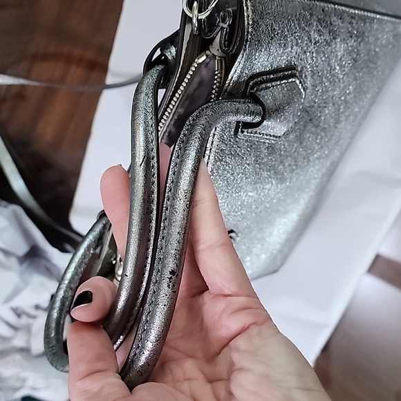 EUC- Michael Kors Mercer Silver Metallic Light Up Purse - RARE! - Picture 9 of 13